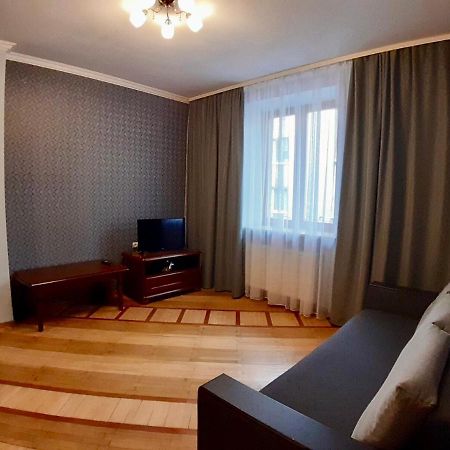 Apartment Hnatuka center Lviv Buitenkant foto