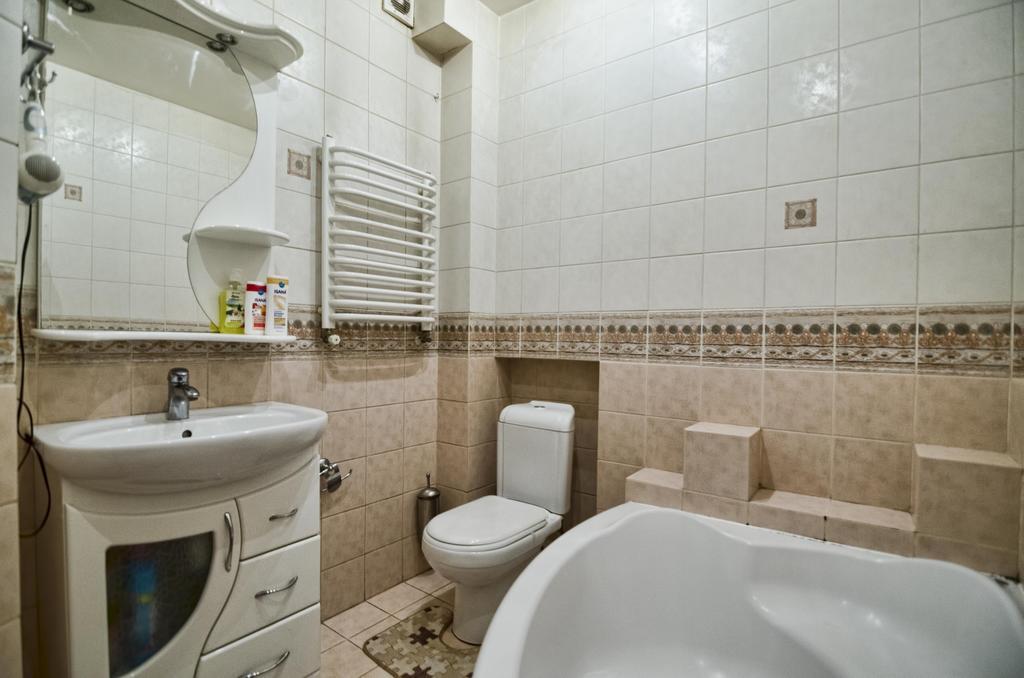 Apartment Hnatuka center Lviv Buitenkant foto